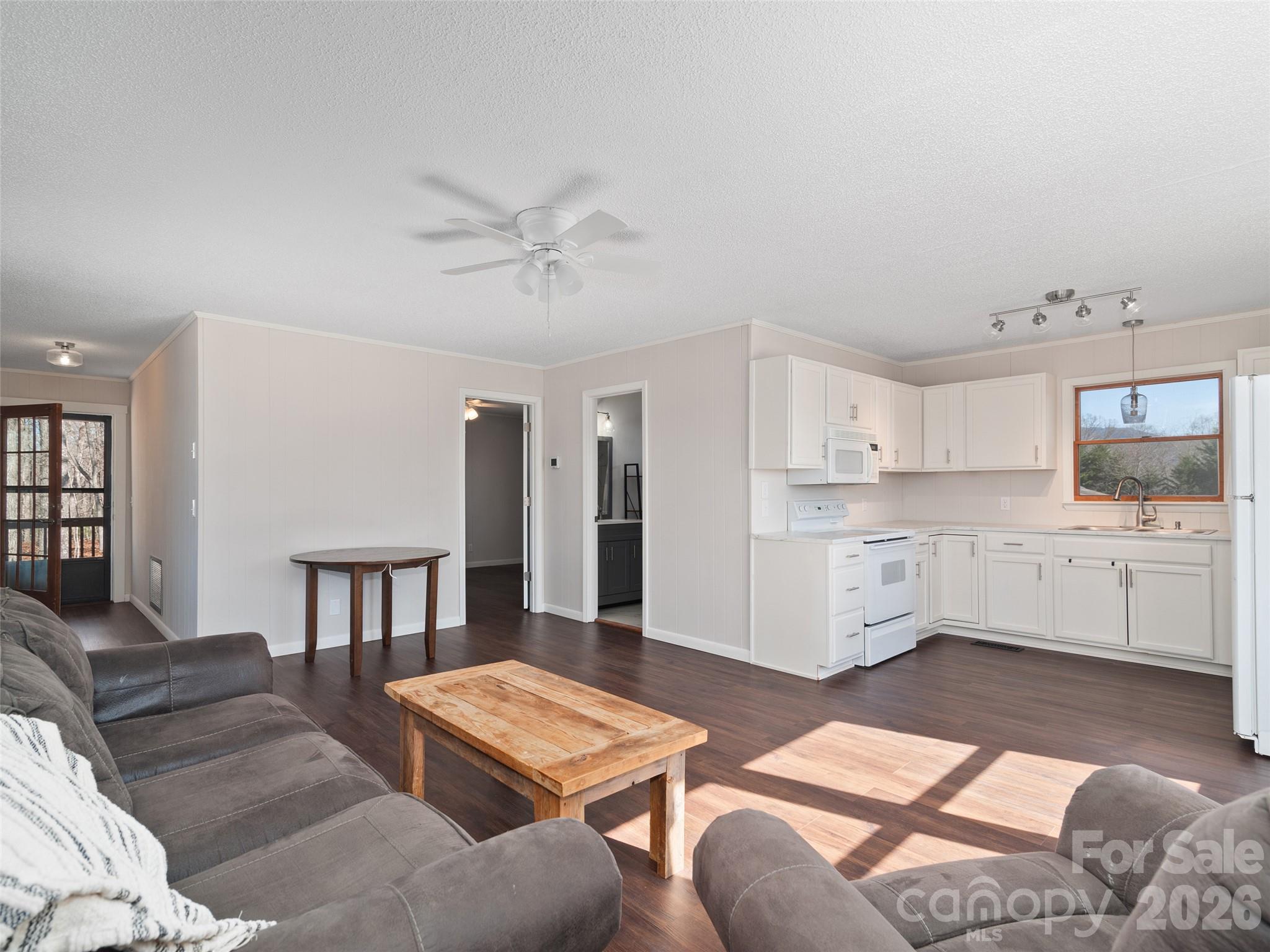 128 Cardinal Lane Property Photo 40
