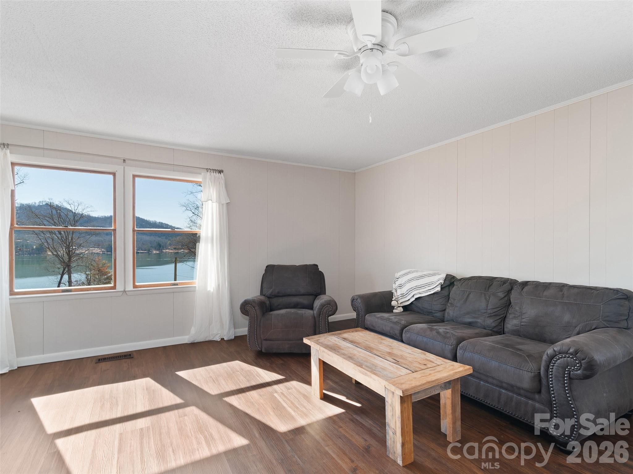 128 Cardinal Lane Property Photo 41