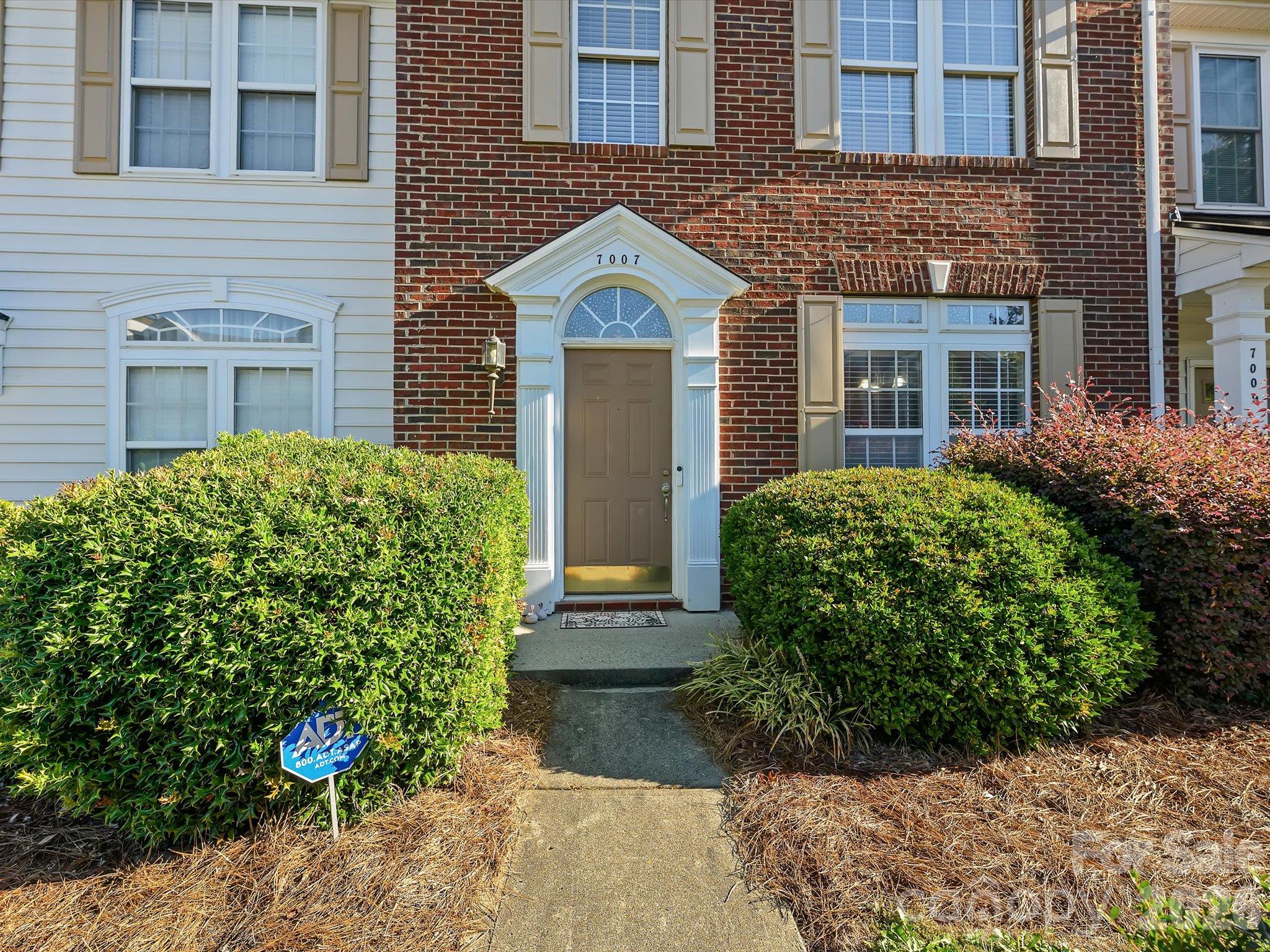 7007 Creft Circle Property Photo 2