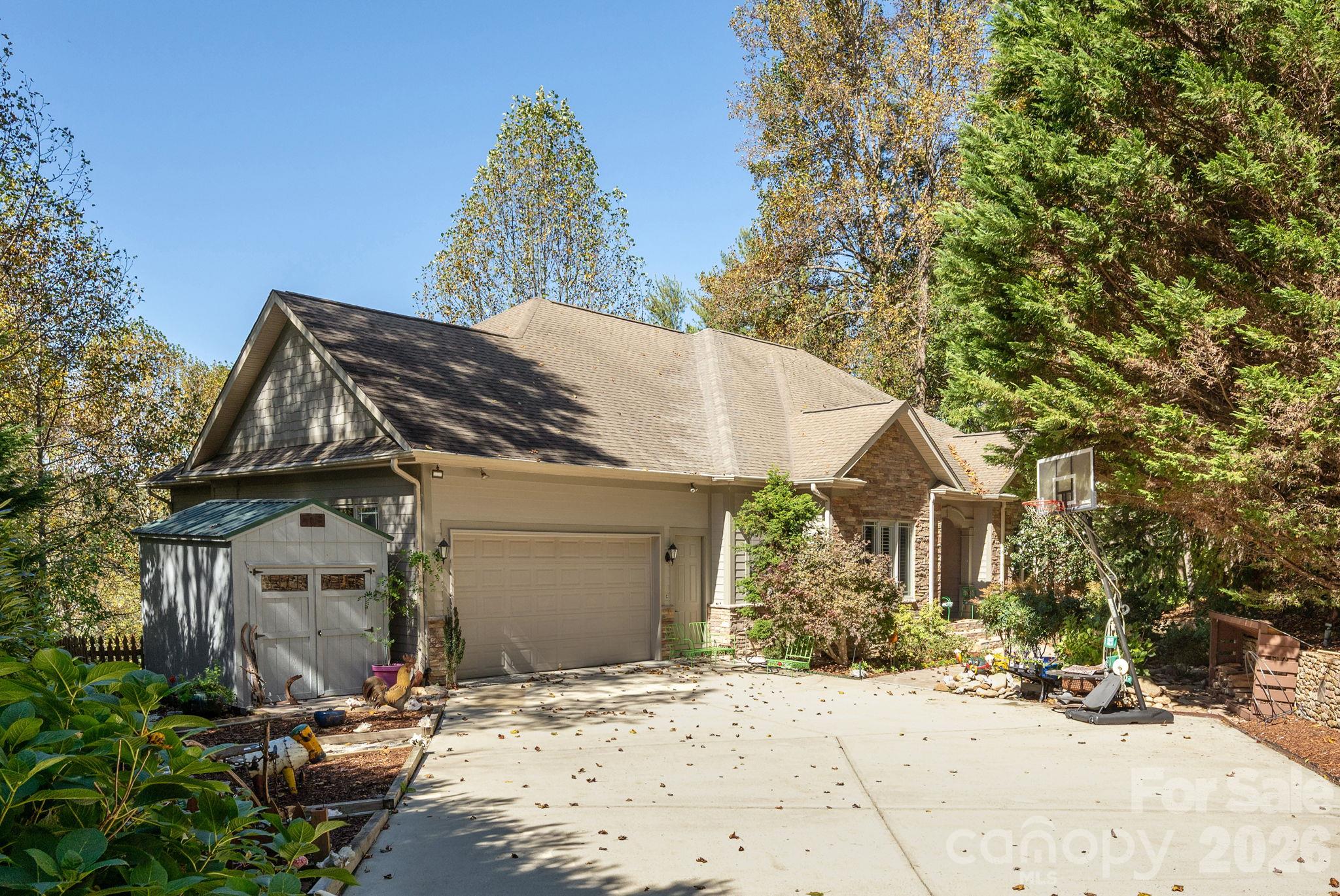 111 Cub Run Property Photo 3