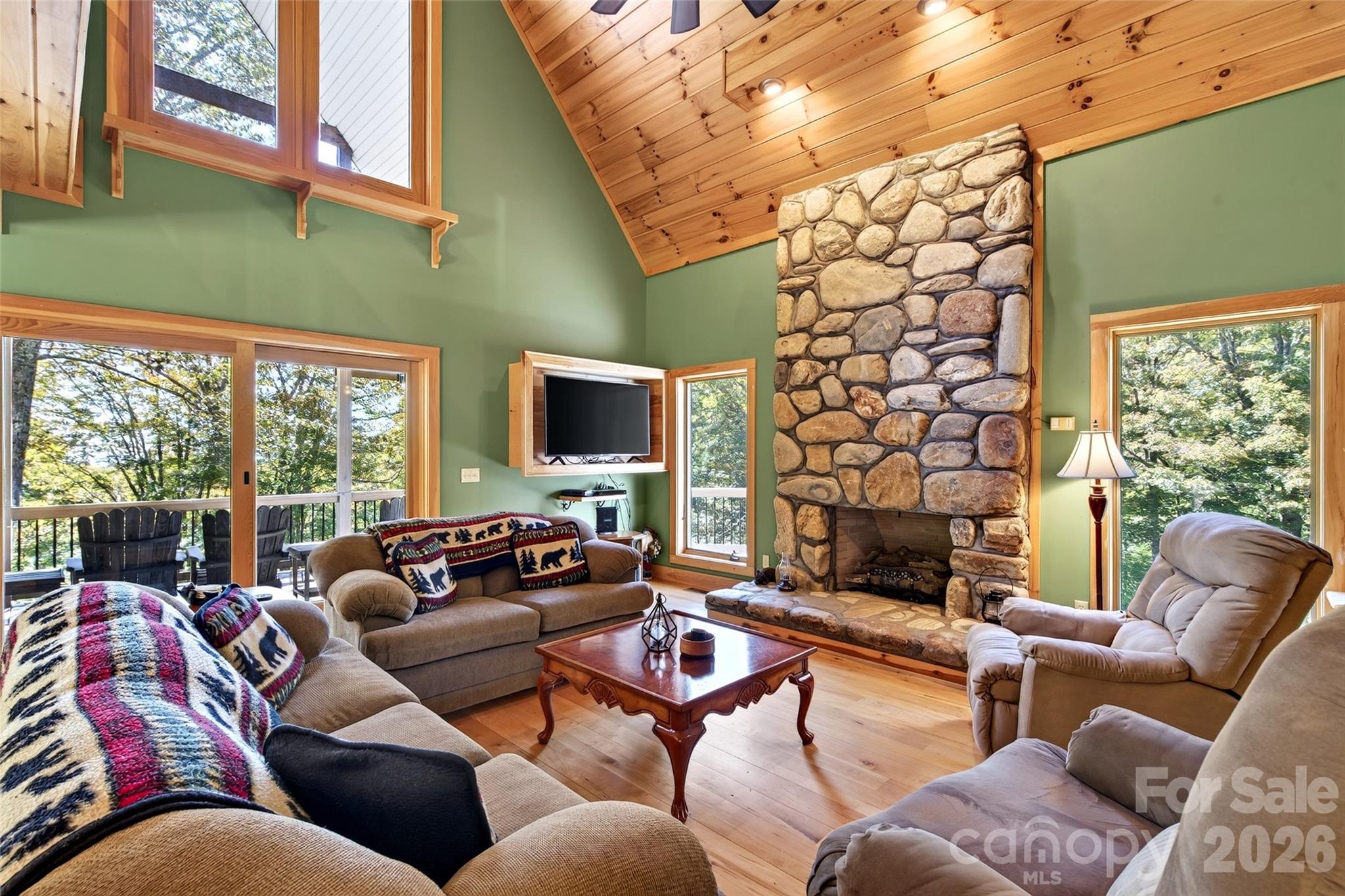 155 Mule Trail Drive Property Photo 8