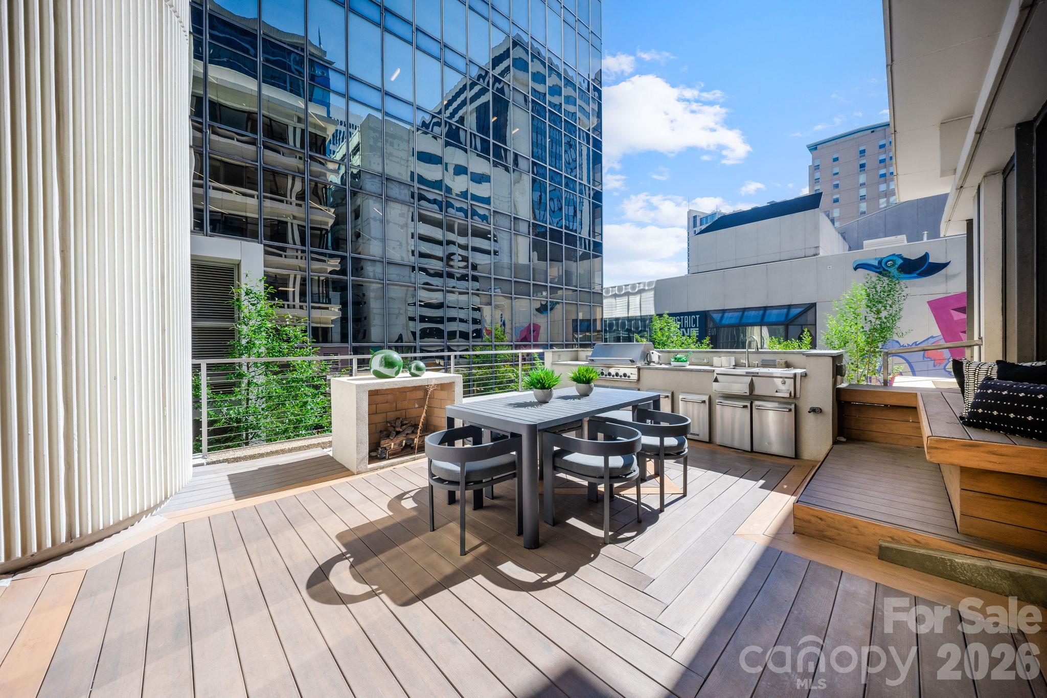 139 Tryon Street Property Photo 2