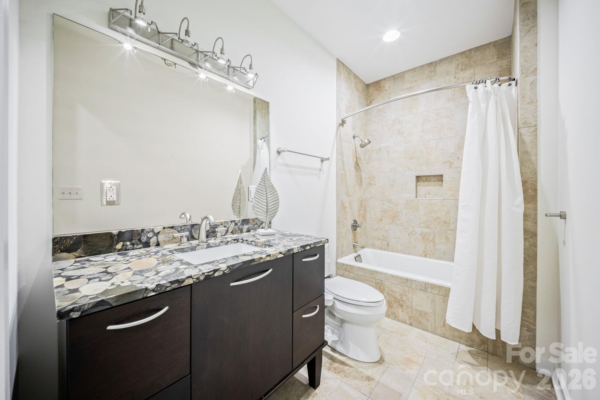 139 Tryon Street Property Photo 18