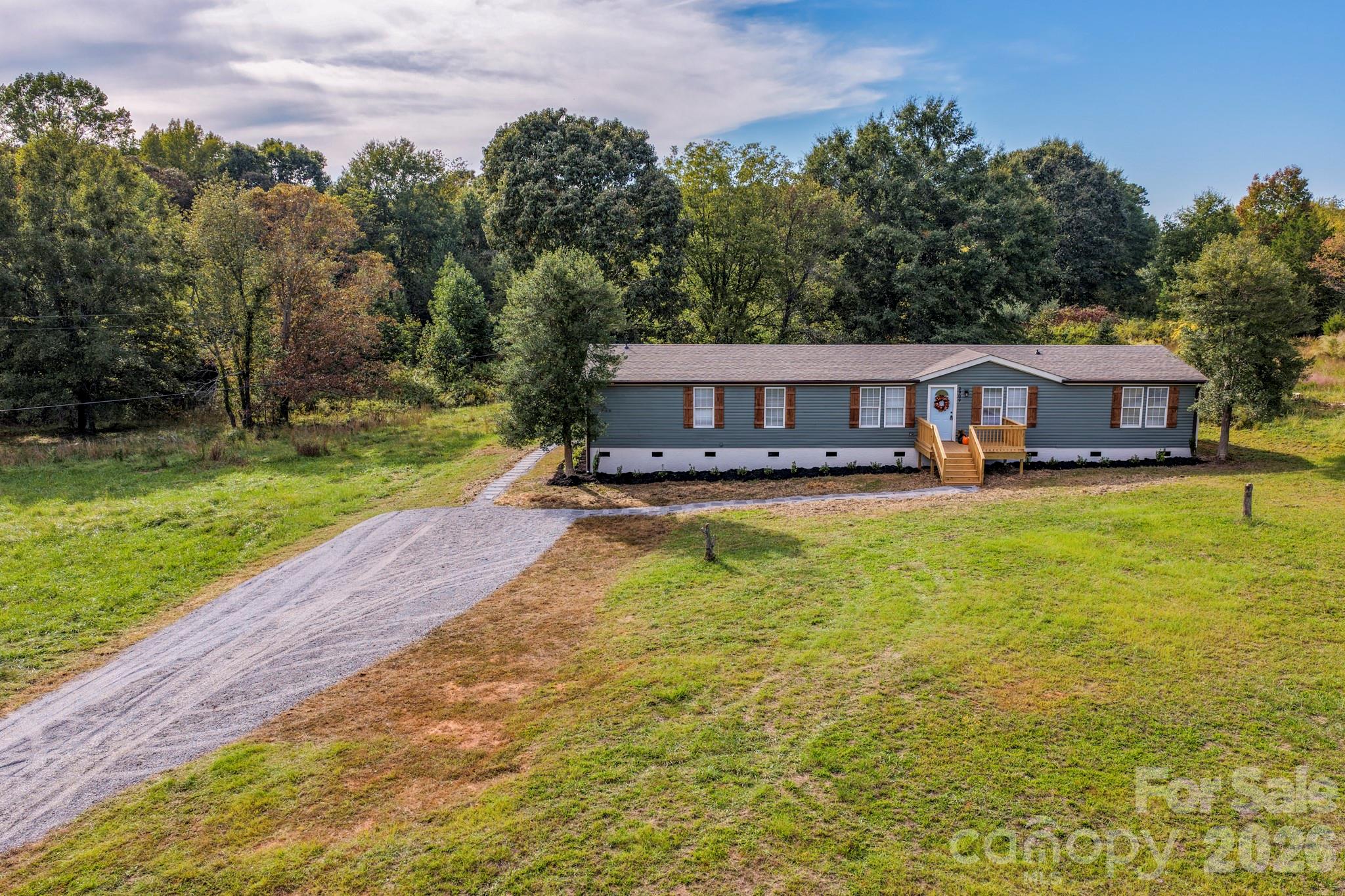 2909 Wood Road Property Photo 2