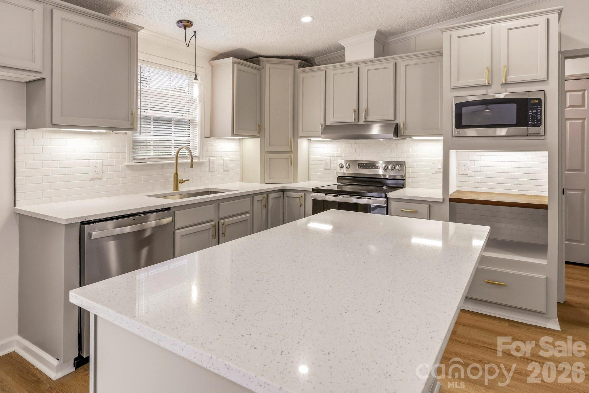 2909 Wood Road Property Photo 3