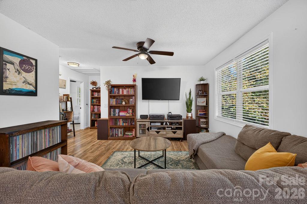 20 Mctindal Circle Property Photo 5