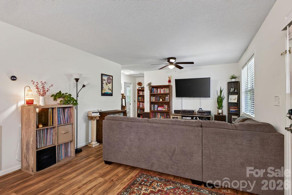 20 Mctindal Circle Property Photo 6
