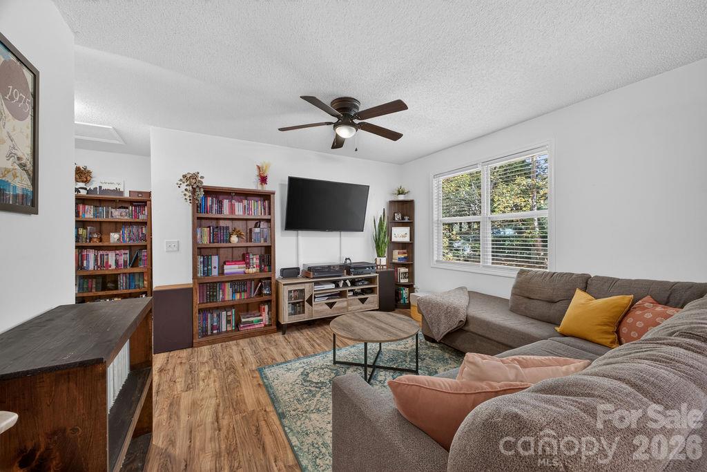 20 Mctindal Circle Property Photo 7