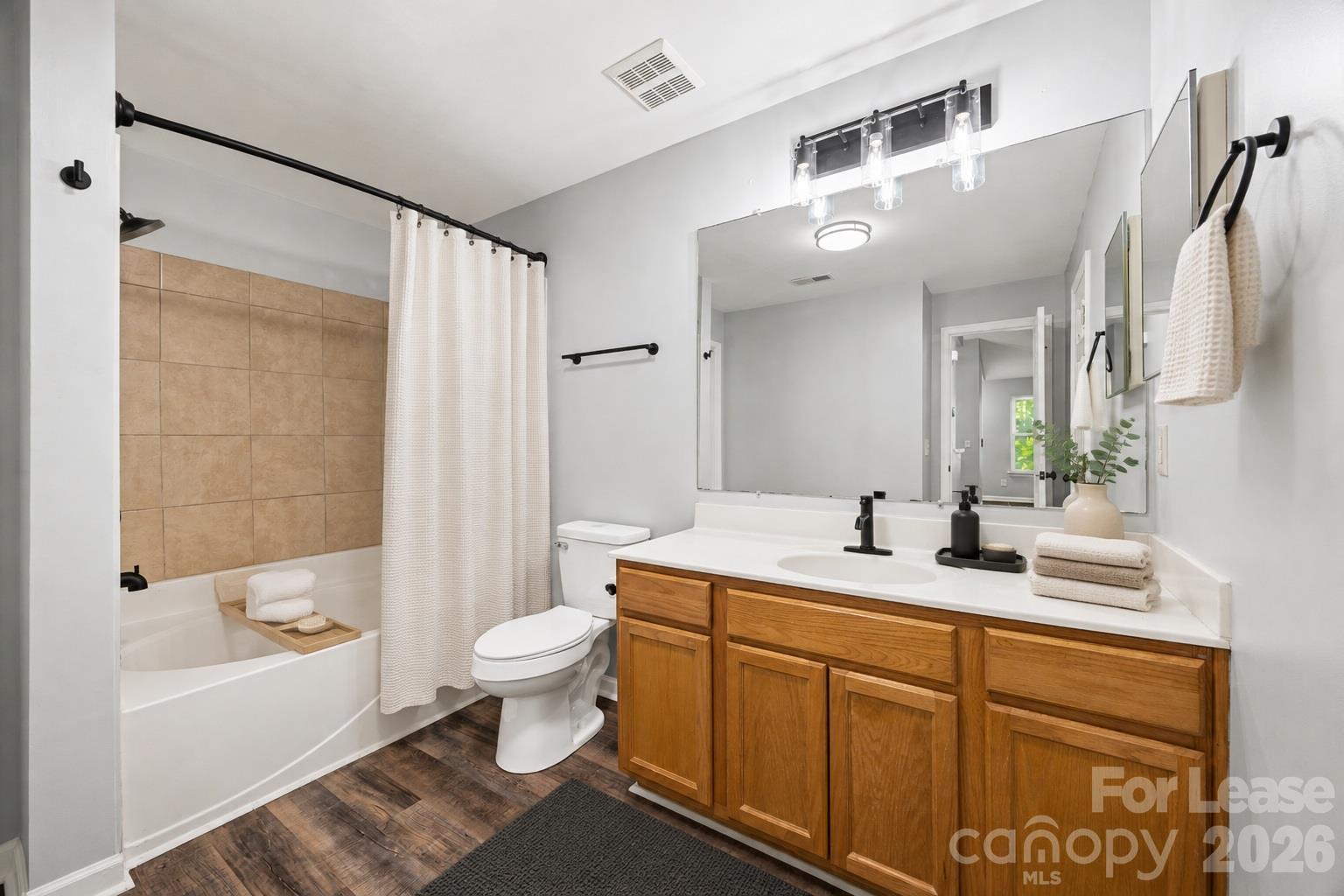 8119 Tremaine Court Unit E Property Photo 5