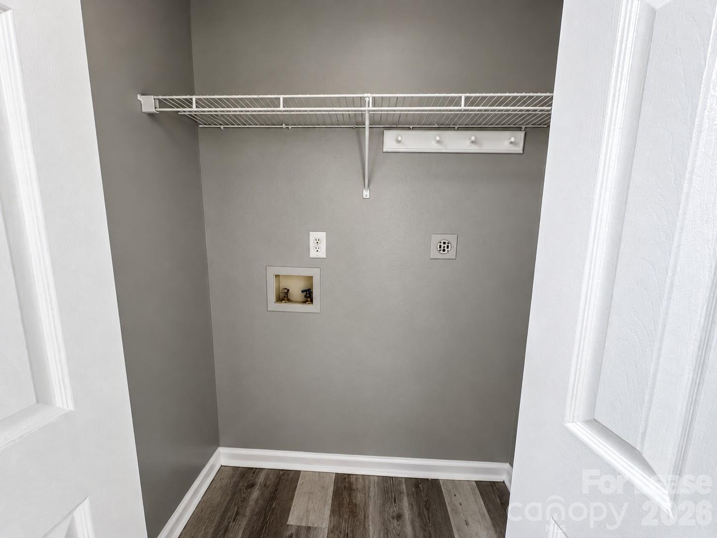 1302 Eagles Landing Drive Property Photo 4