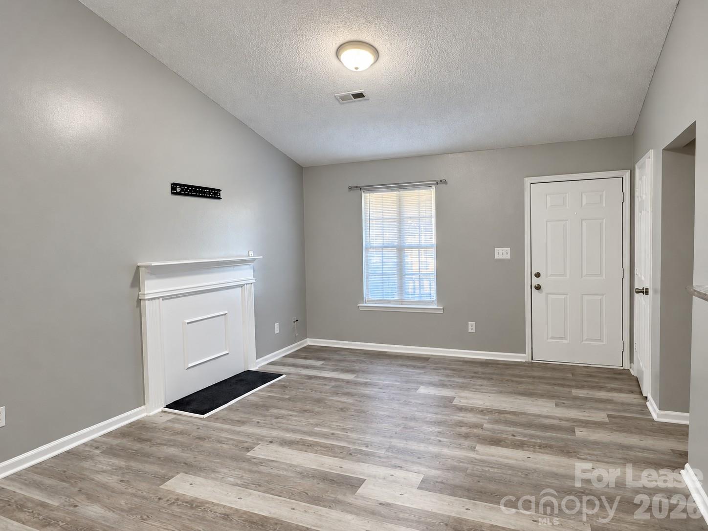 1302 Eagles Landing Drive Property Photo 7