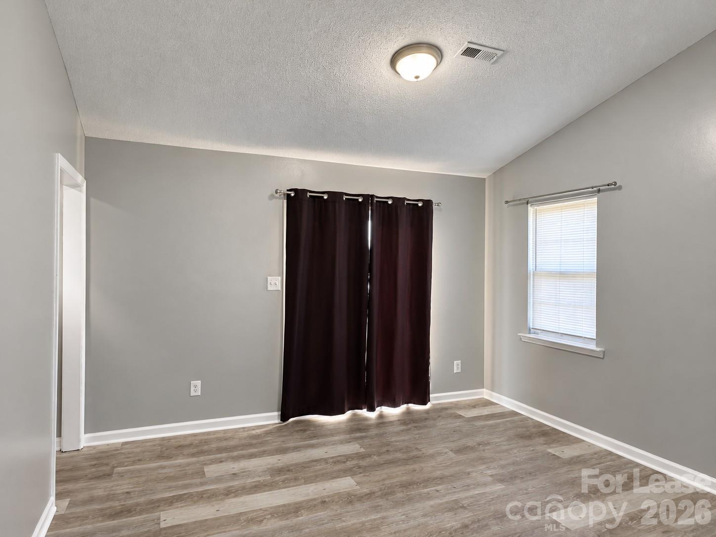 1302 Eagles Landing Drive Property Photo 8