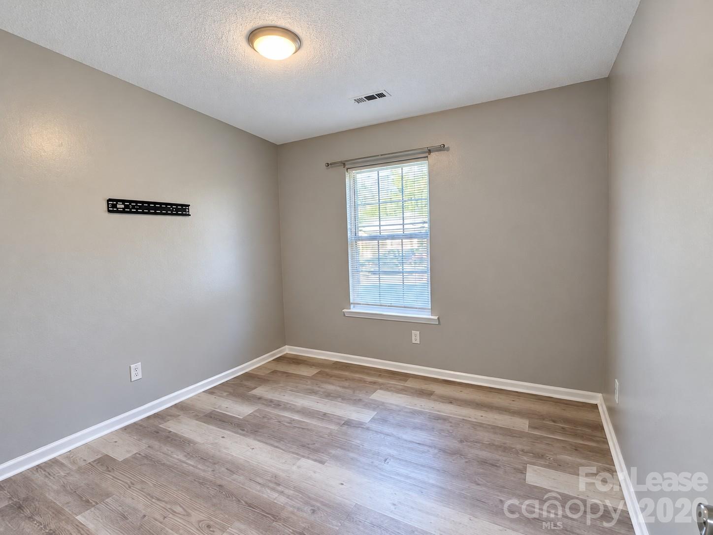 1302 Eagles Landing Drive Property Photo 13