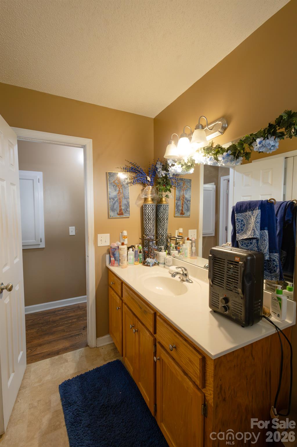 214 Andrew Drive 34 Property Photo 25