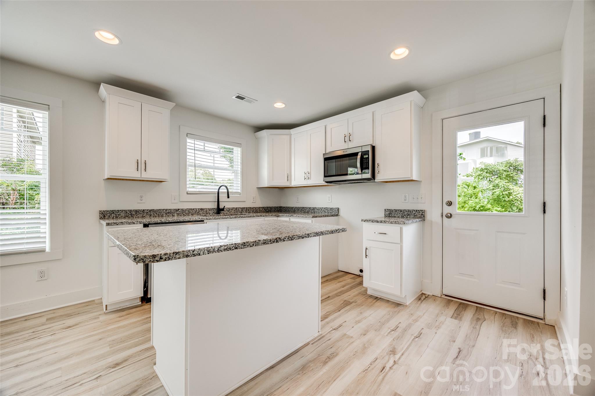 2336 West Boulevard Property Photo 6