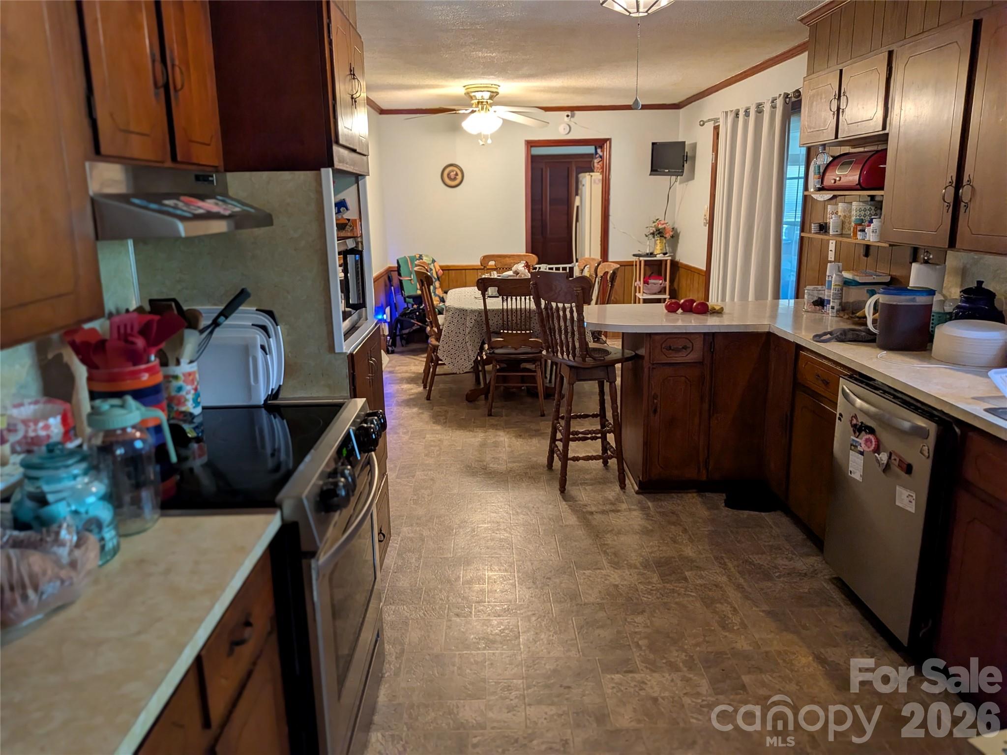 1379 Oakdale Road Property Photo 10