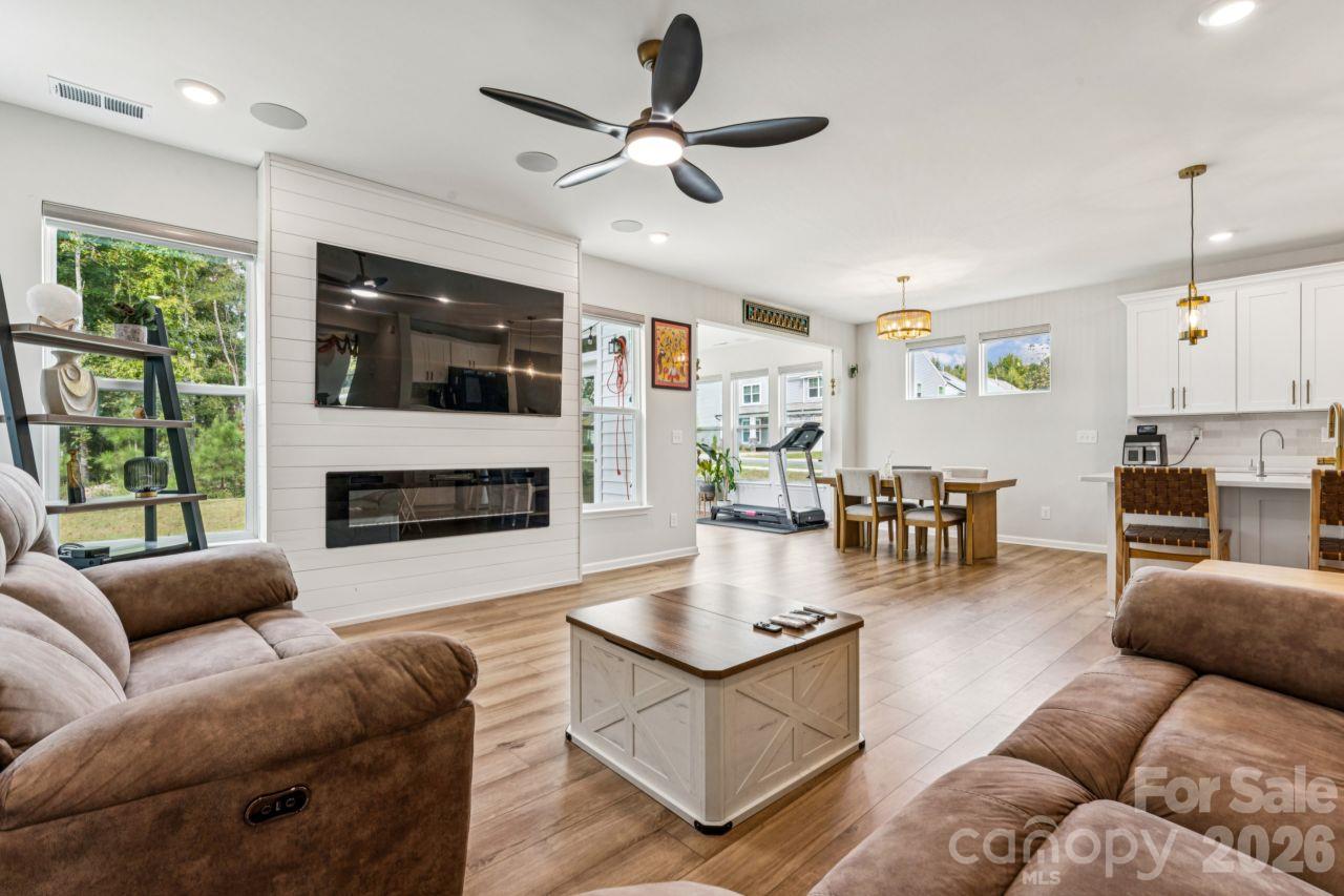 8704 Frank Grier Road Property Photo 2