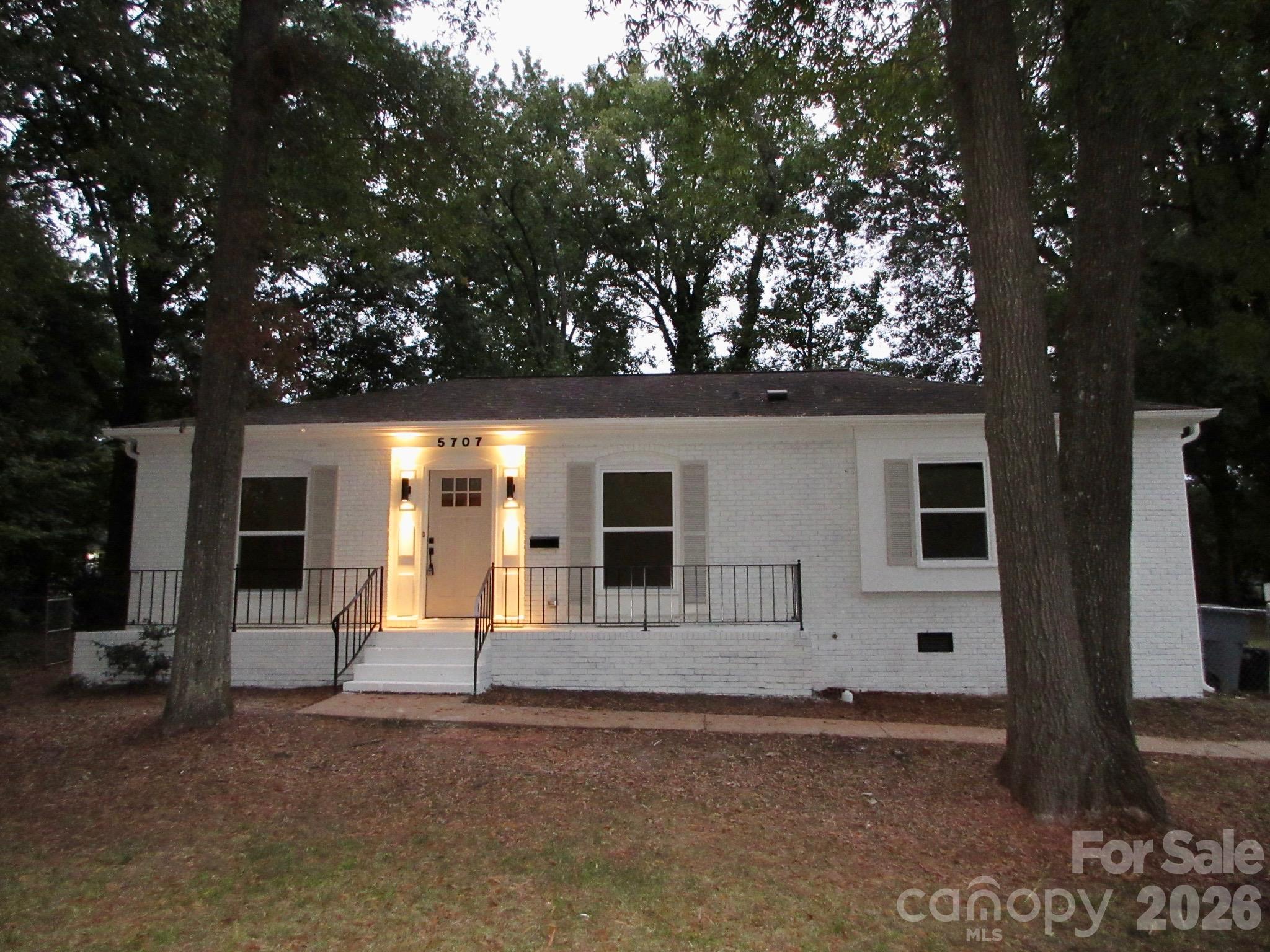 5707 Kallam Court Property Photo 1