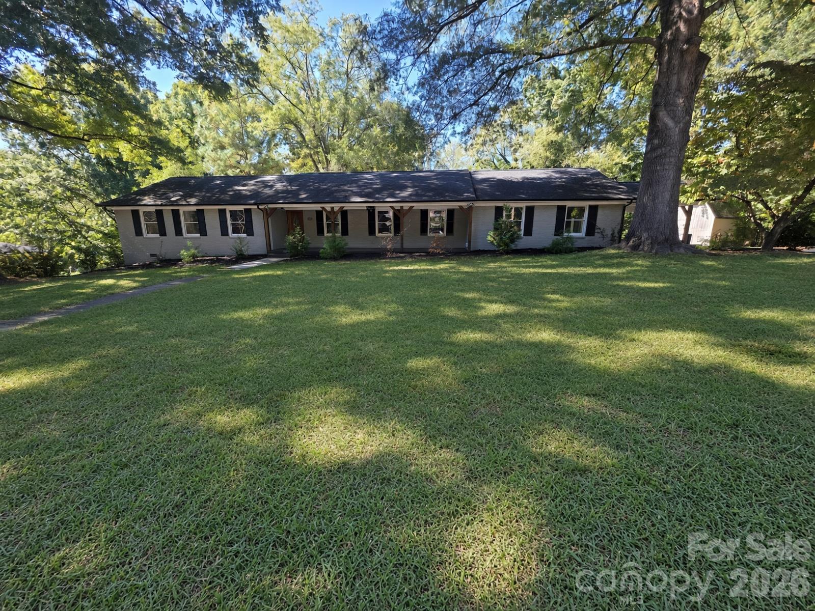 570 Crestside Drive Property Photo 1