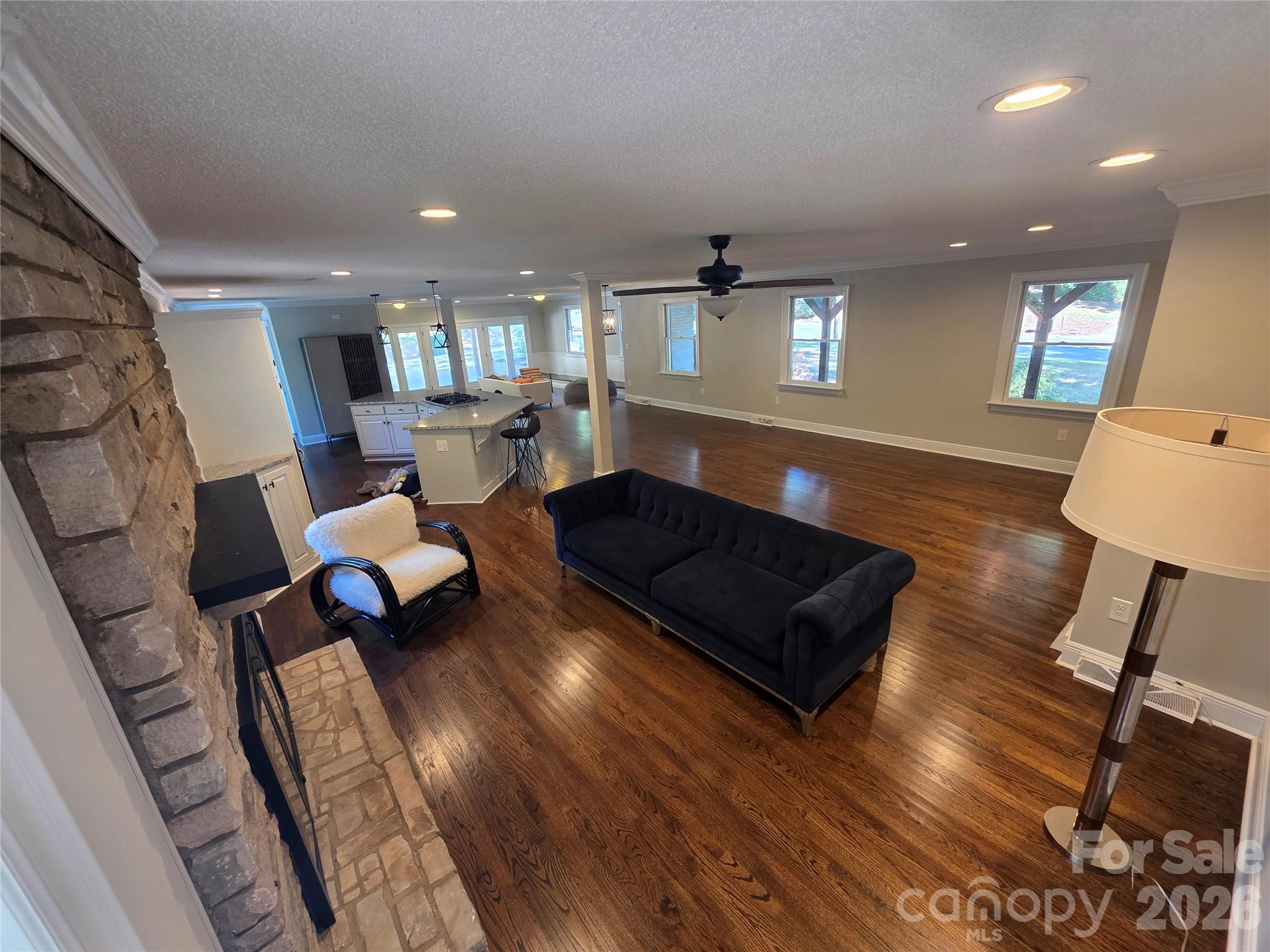 570 Crestside Drive Property Photo 6