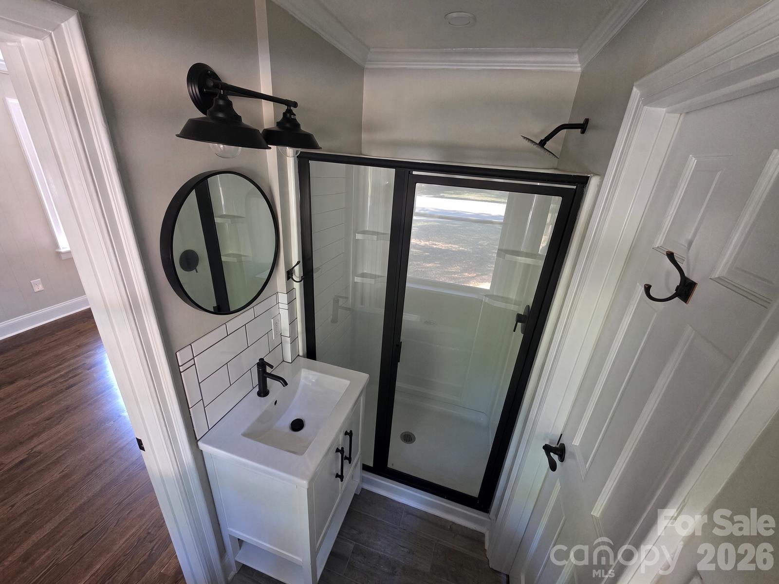 570 Crestside Drive Property Photo 8