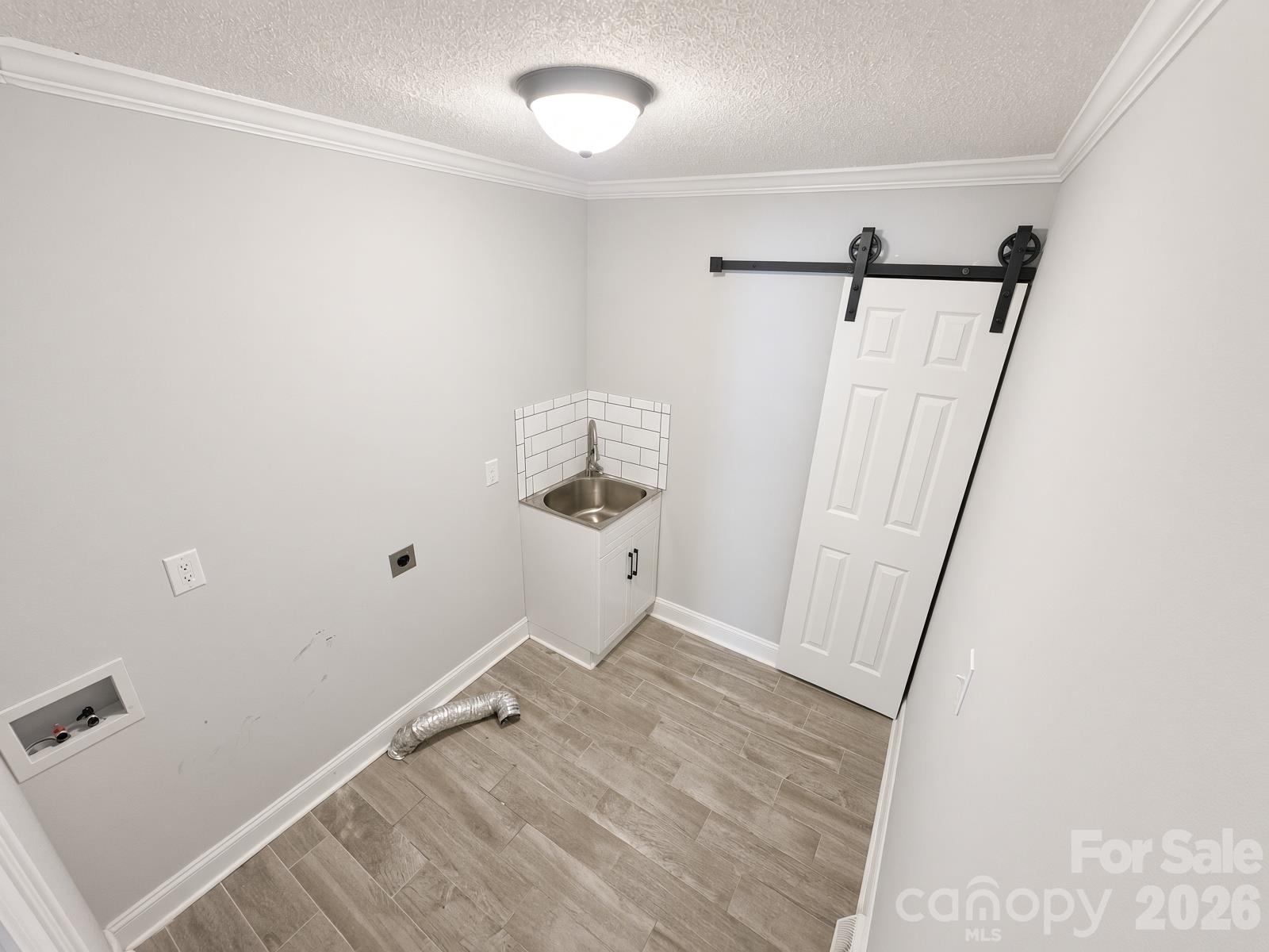 570 Crestside Drive Property Photo 30