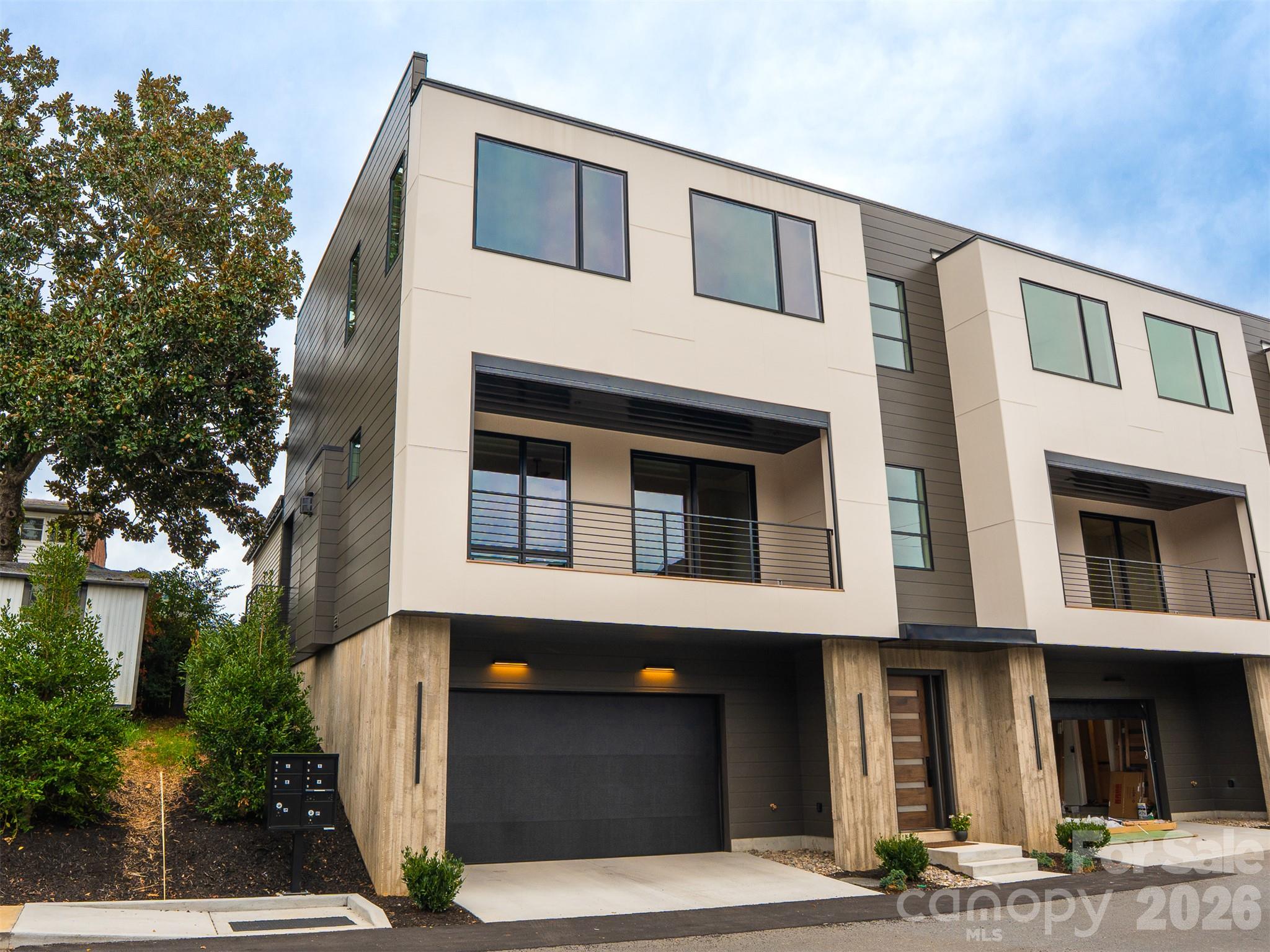 36 S Johnson Street Property Photo