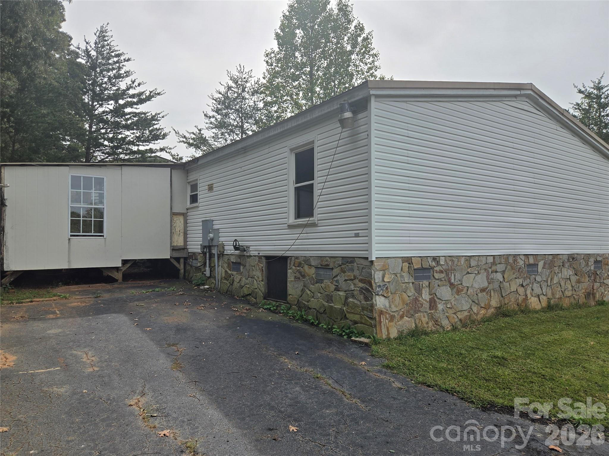 1127 Mcree Heights Circle Property Photo 4