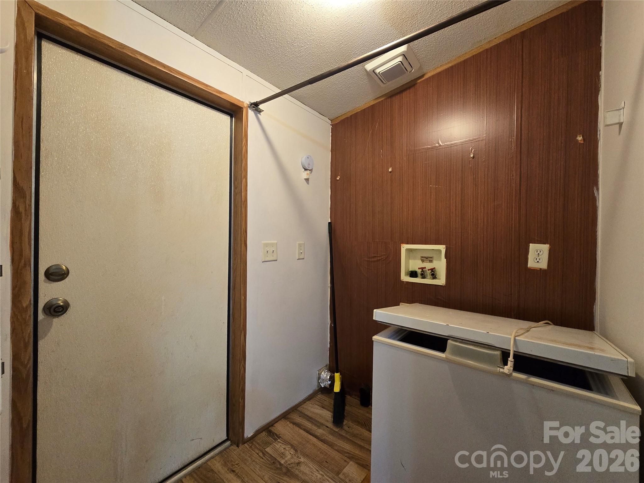 1127 Mcree Heights Circle Property Photo 9