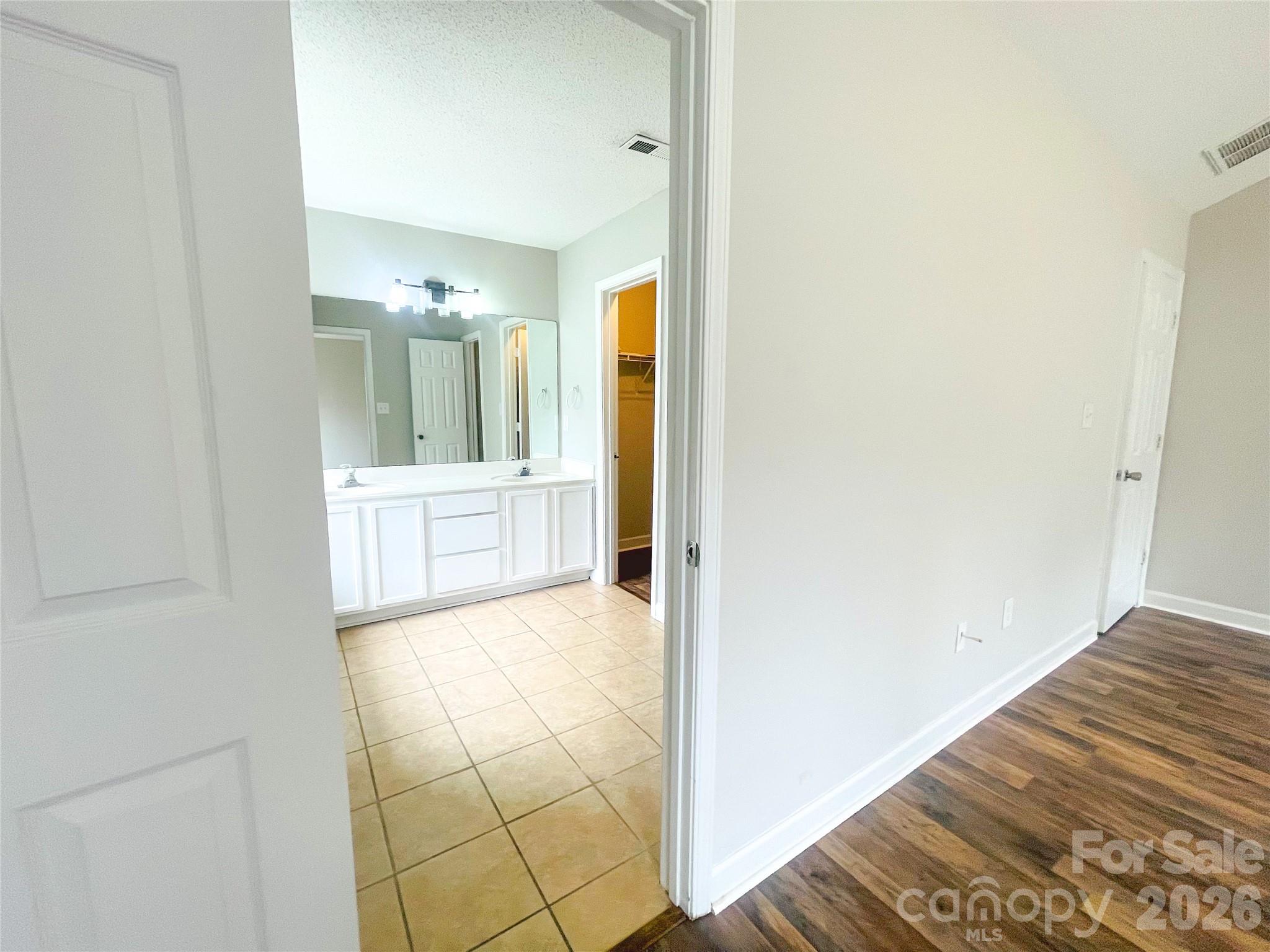 1011 Cadberry Court Property Photo 14