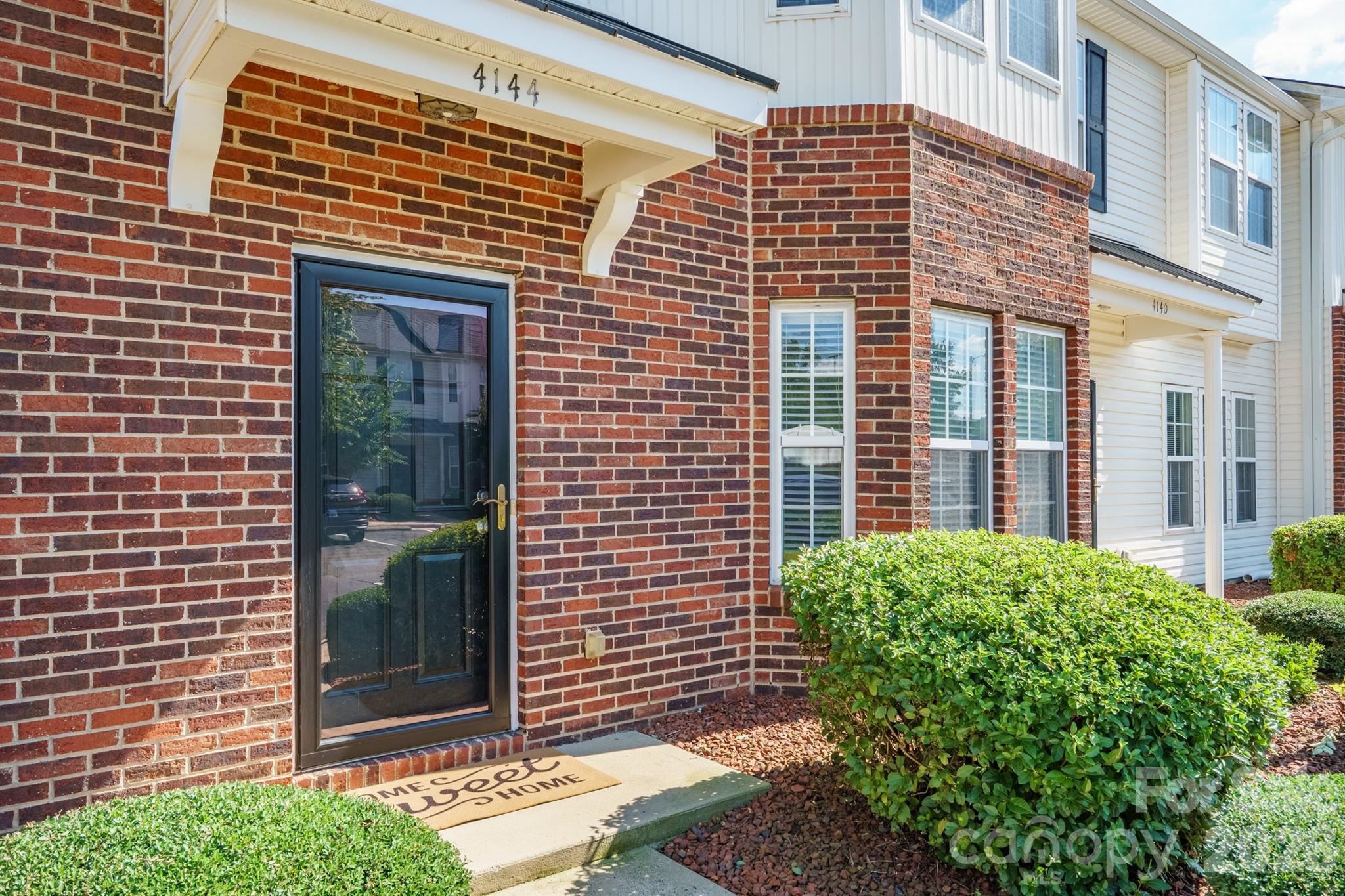 4144 Kenton Glenn Court Property Photo 2