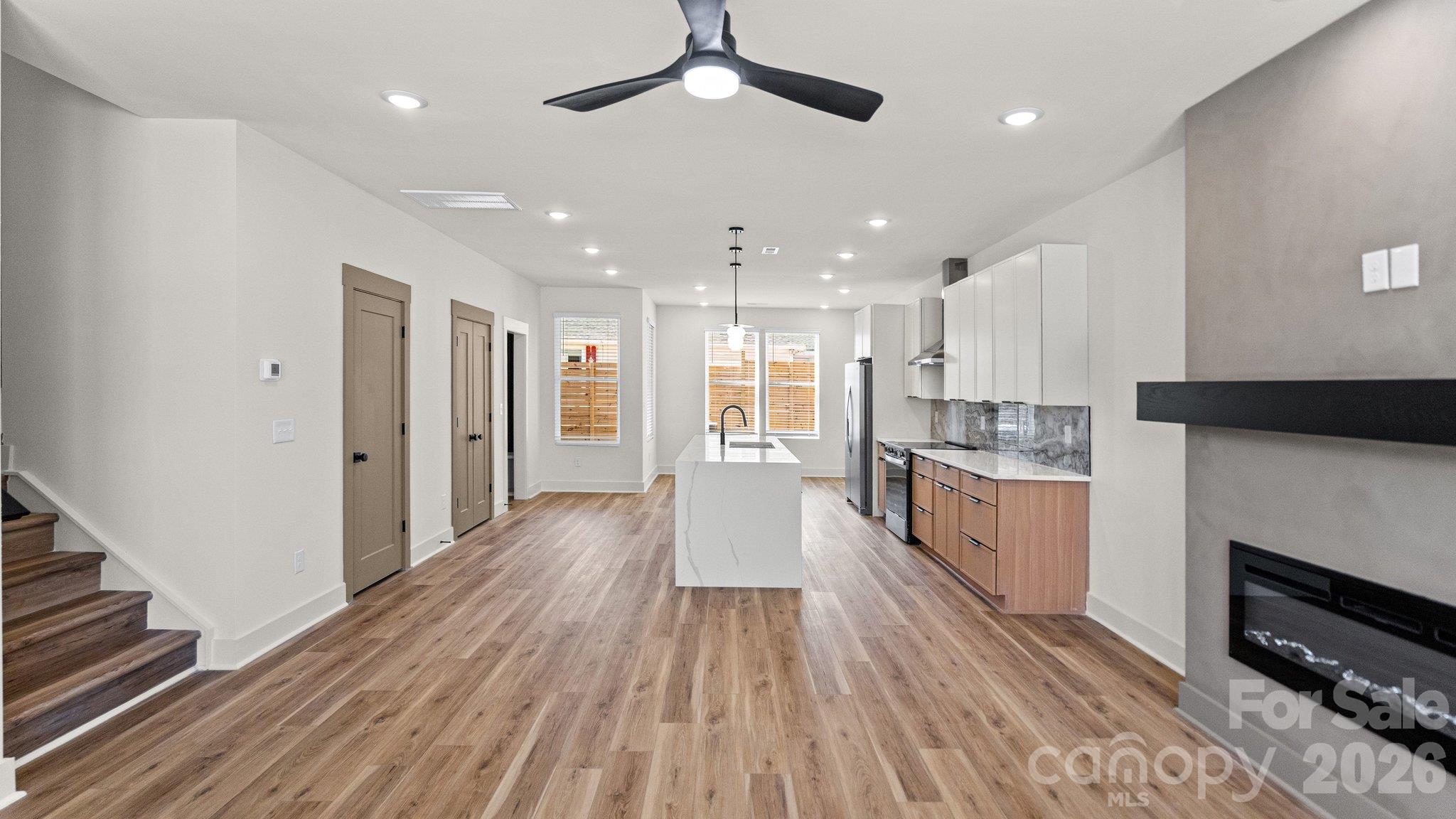 2085 Custer Street Property Photo 9
