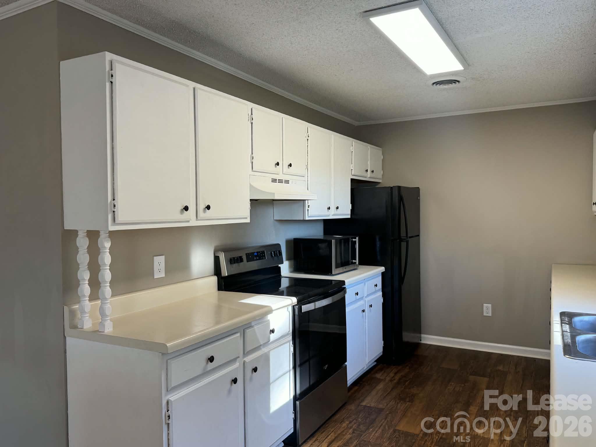 3402 Edgefield Road Property Photo 9