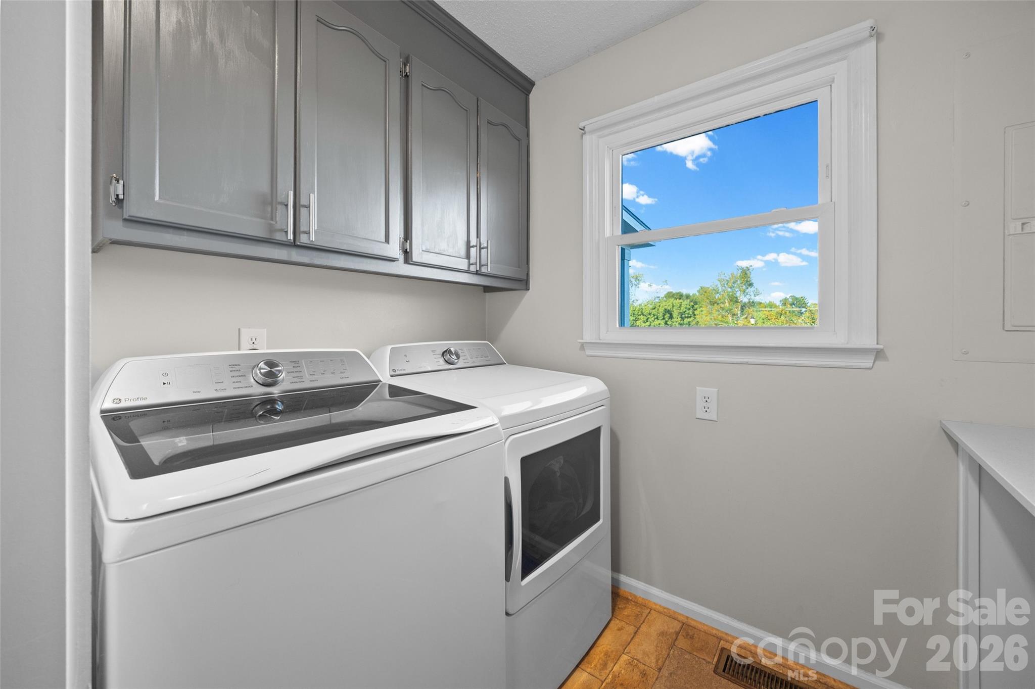 3076 Crestview Lane Property Photo 17