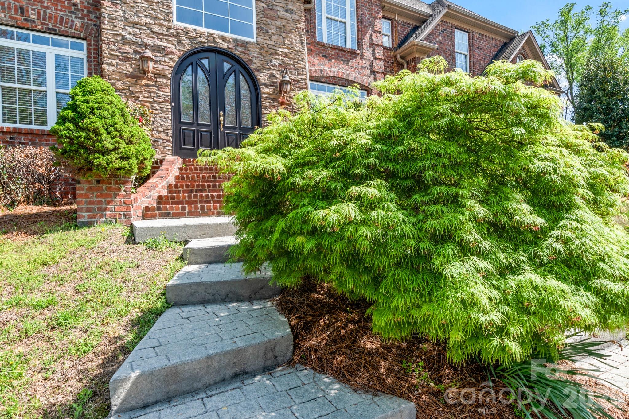 1391 Somerset Cove Drive Property Photo 3