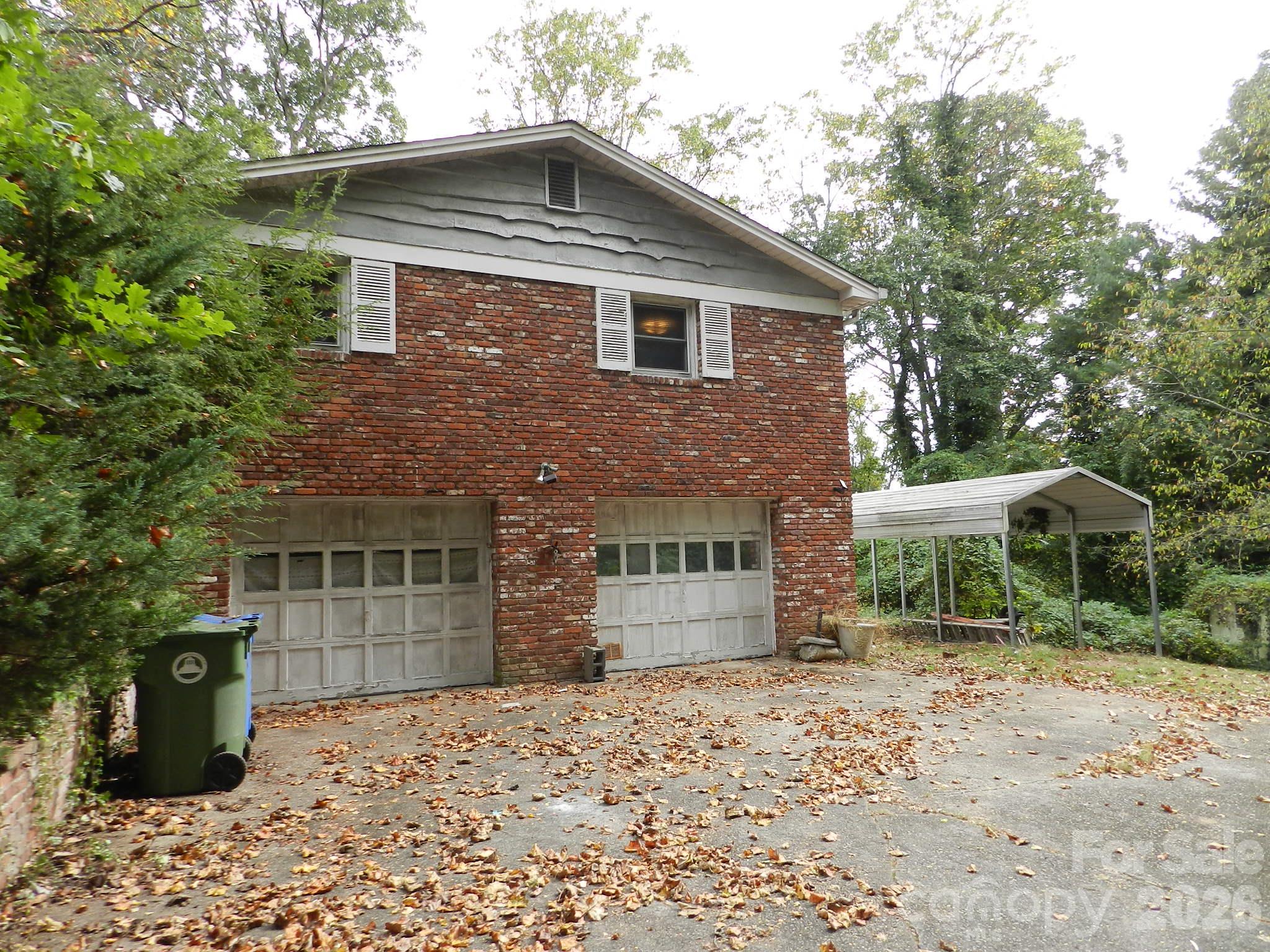 25 Chateau Place Property Photo 2