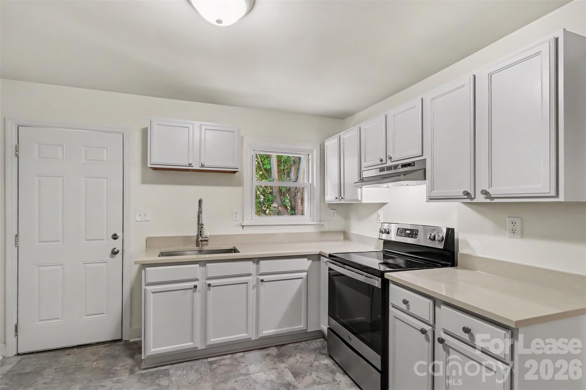 2315 Bancroft Street Property Photo 6