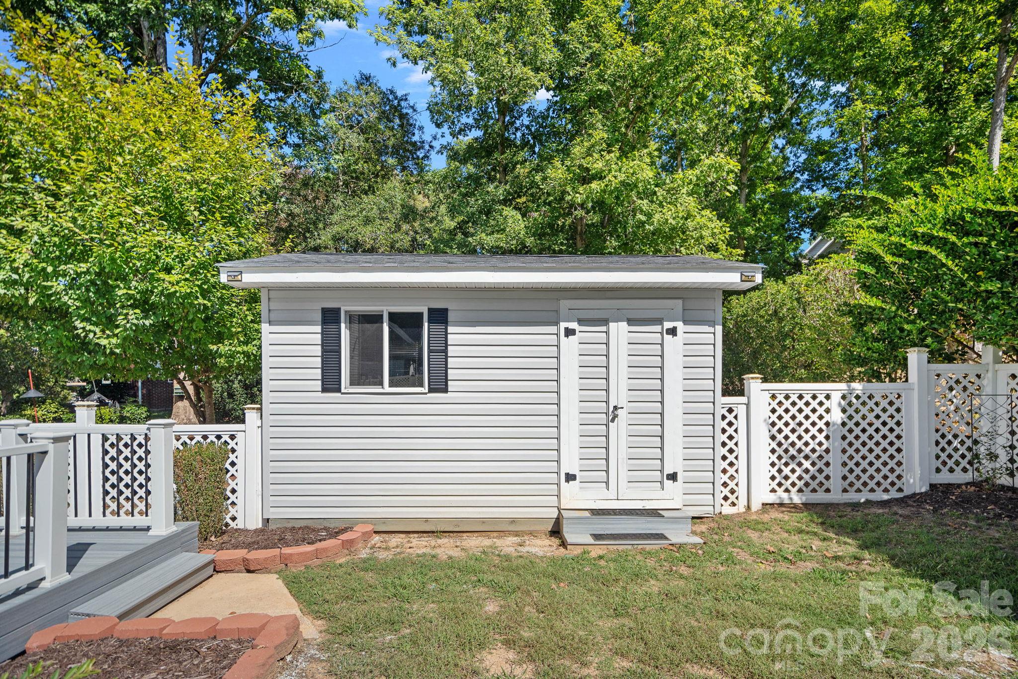 8004 Rachel Court Property Photo 32