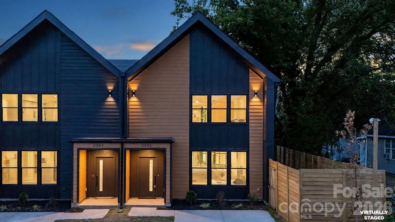 2093 Custer Street Property Photo 1