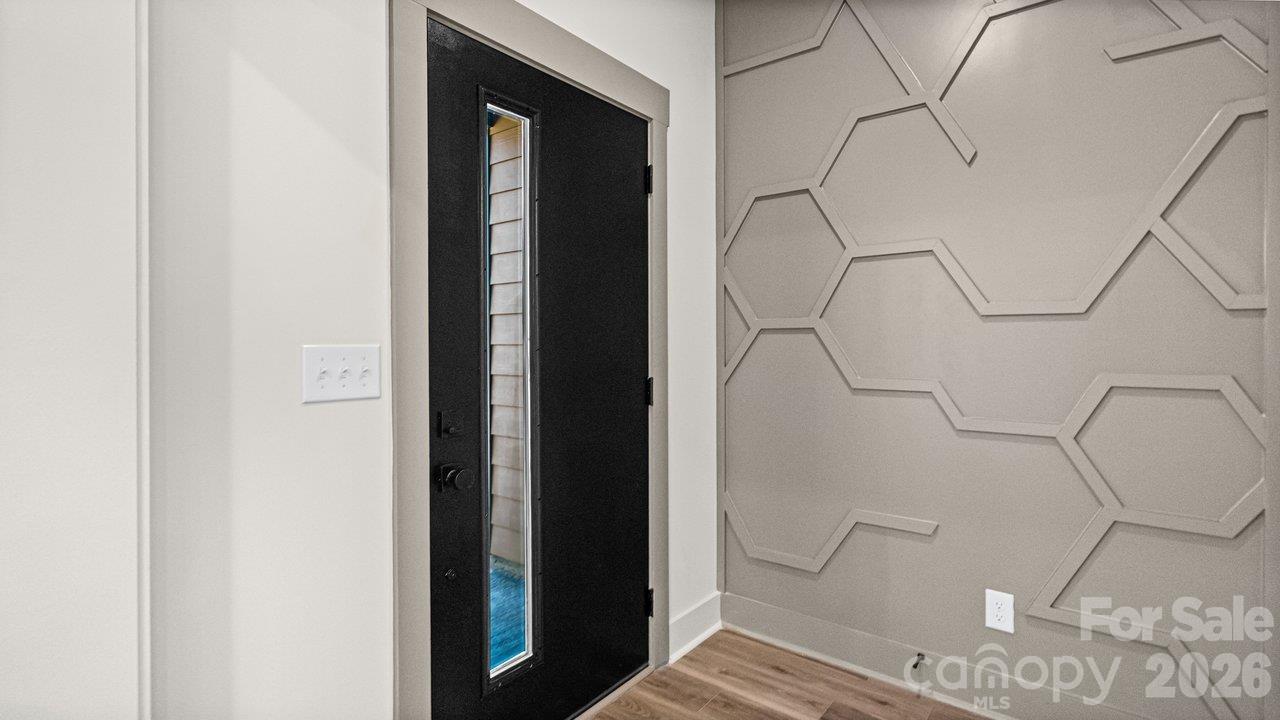 2093 Custer Street Property Photo 9