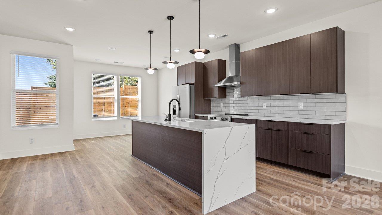 2093 Custer Street Property Photo 10