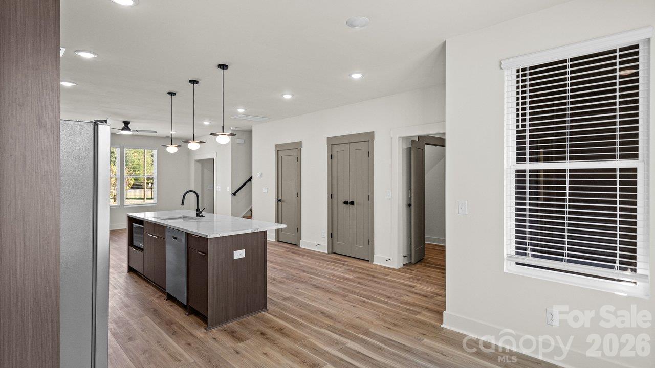 2093 Custer Street Property Photo 14