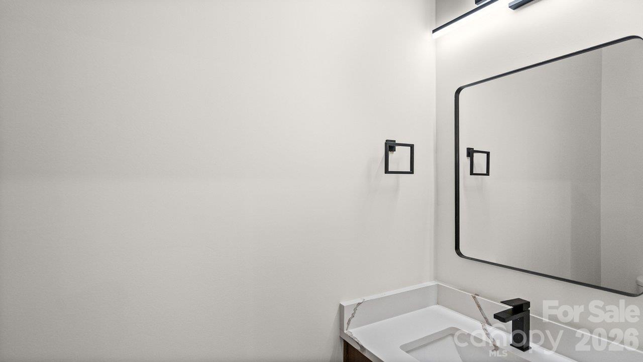 2093 Custer Street Property Photo 27