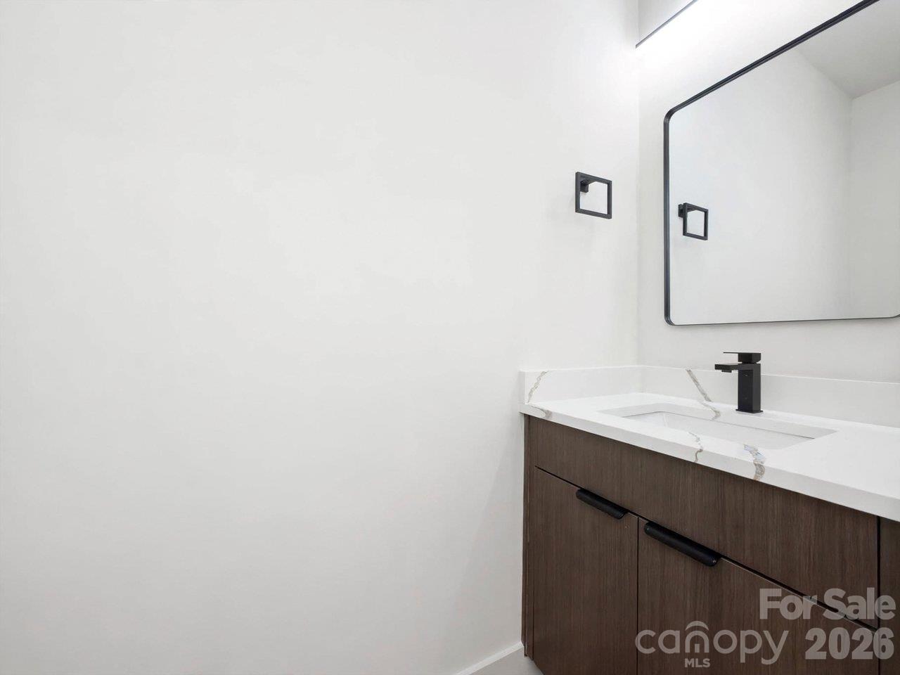 2093 Custer Street Property Photo 28