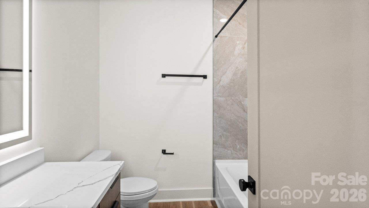 2093 Custer Street Property Photo 33