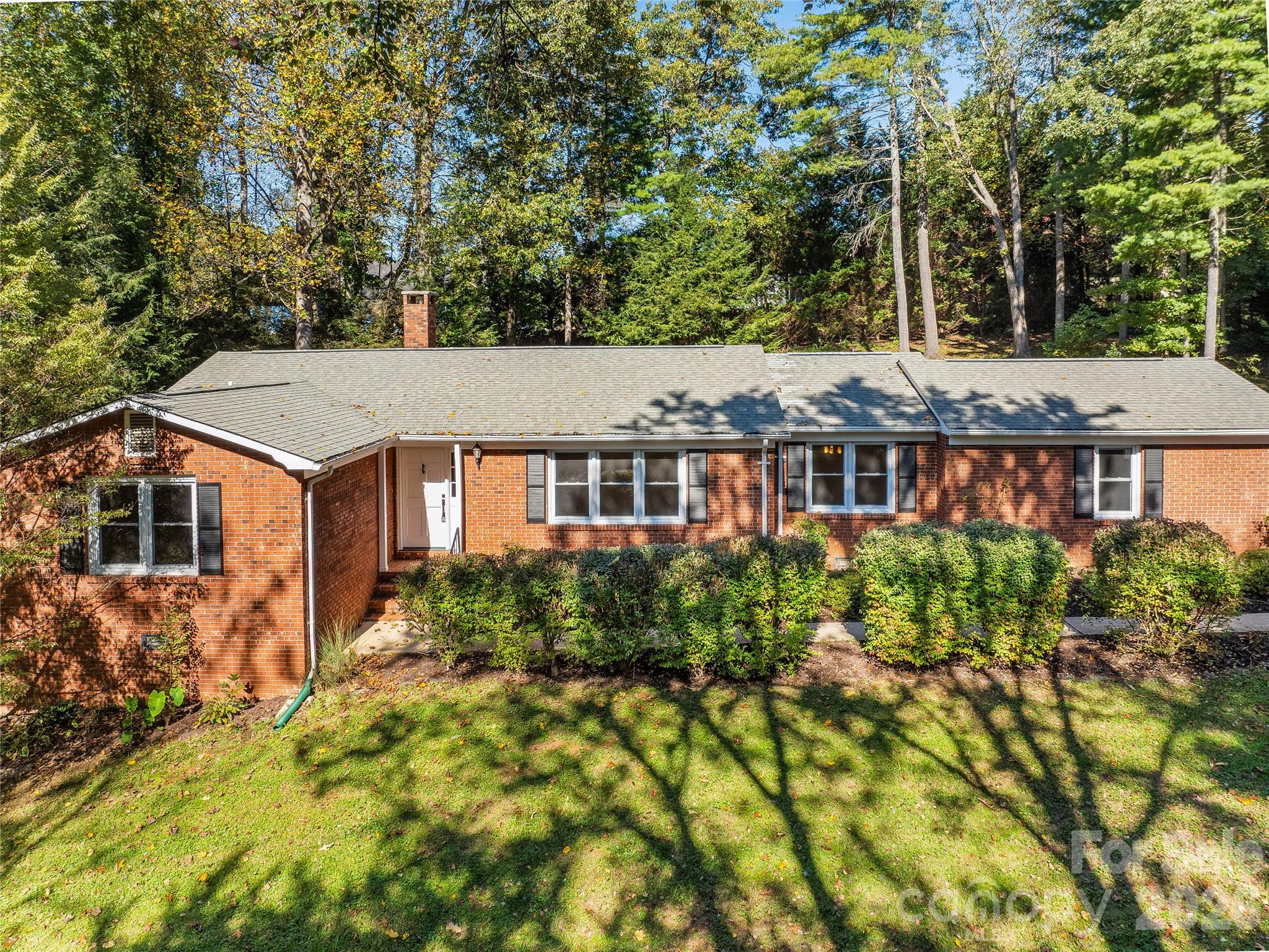 133 Kent Lane Property Photo 1