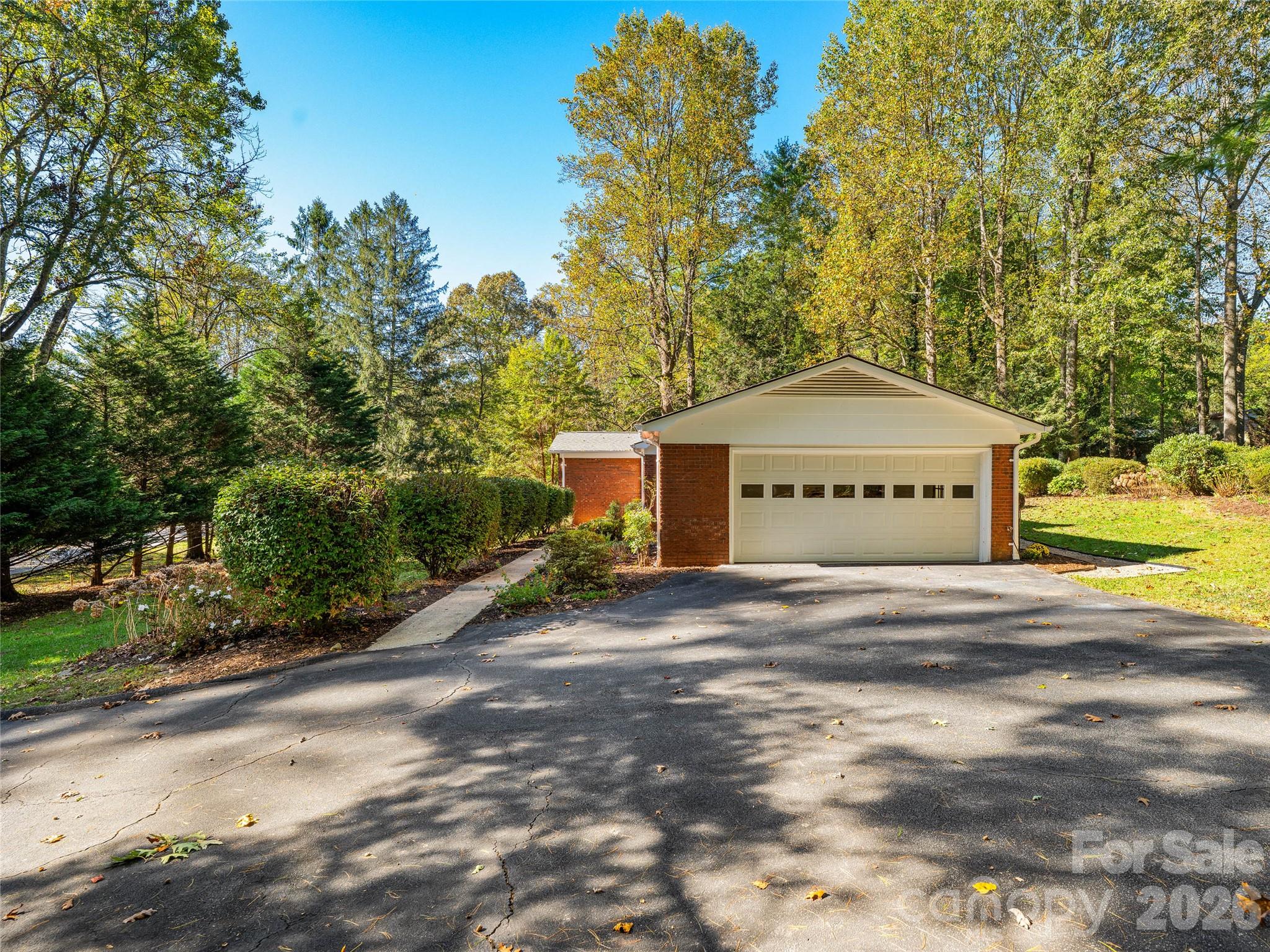 133 Kent Lane Property Photo 2