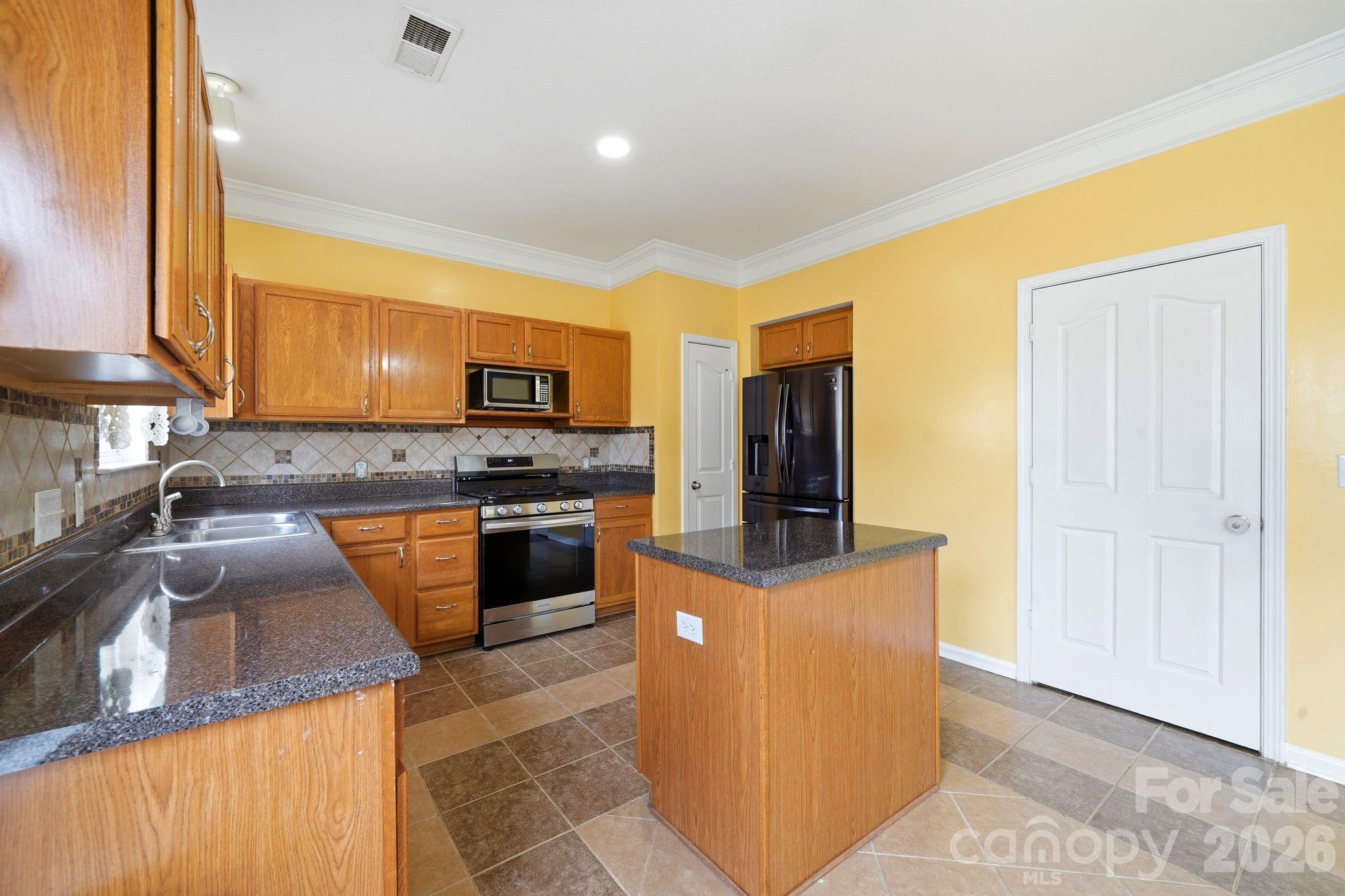 16342 Hayfield Road Property Photo 10