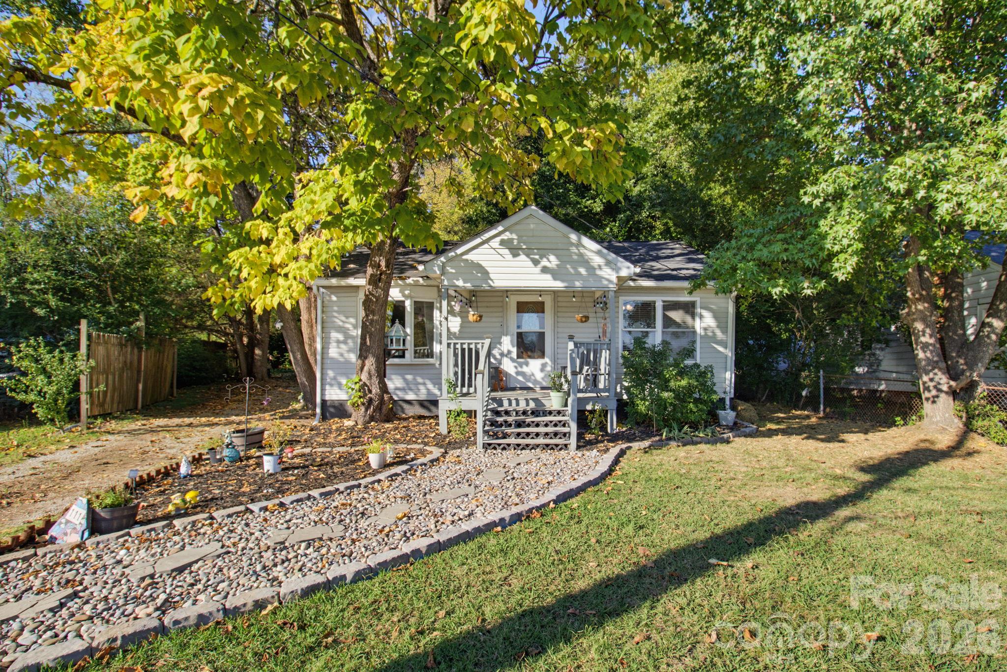 111 Englewood Drive Property Photo 1