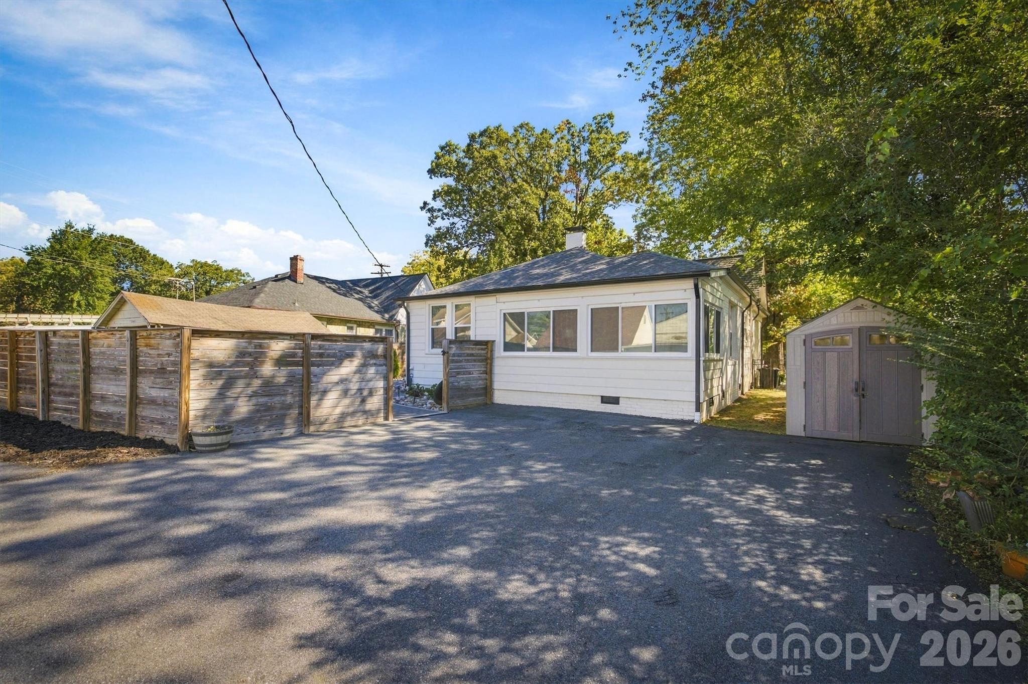 213 Lenoir Street Property Photo 25